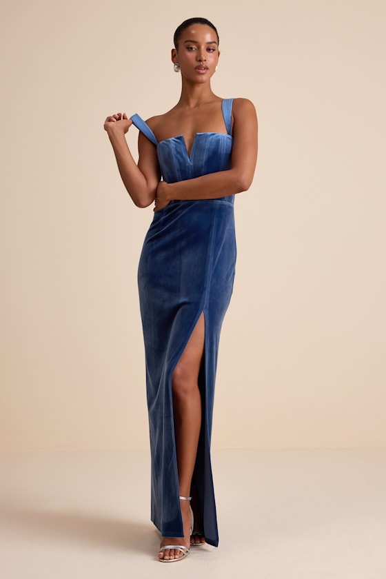 Pristine Luxury Emerald Green Velvet Bustier Maxi Dress